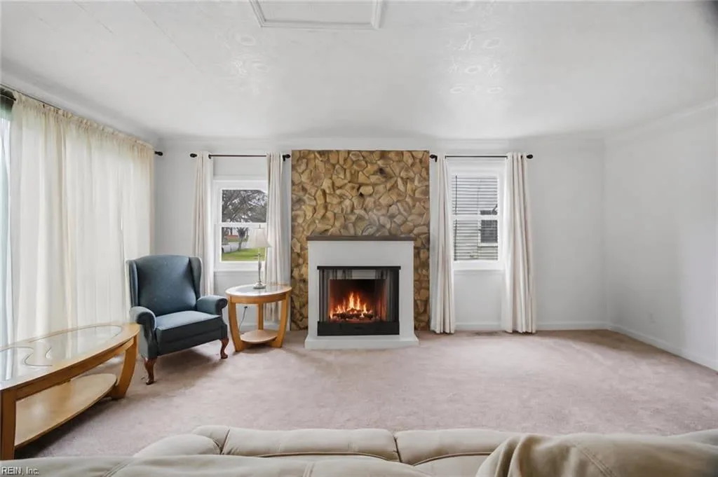 135 Howe ST, NORFOLK VA 23503 - Photo 3
