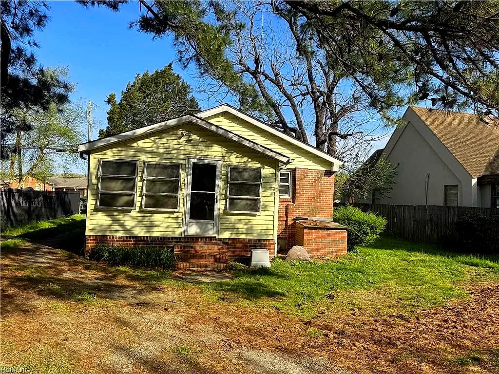 509 Cedar RD, CHESAPEAKE VA 23322 - Photo 3