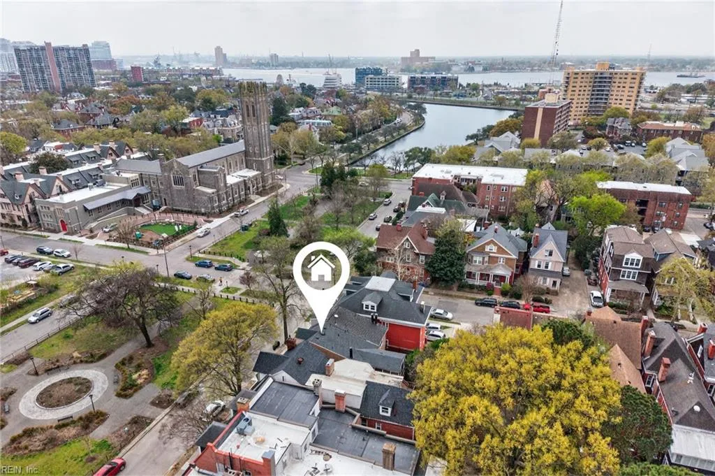 707 Stockley GDNS, Norfolk — 3 bed Residential, 1,996 sqft