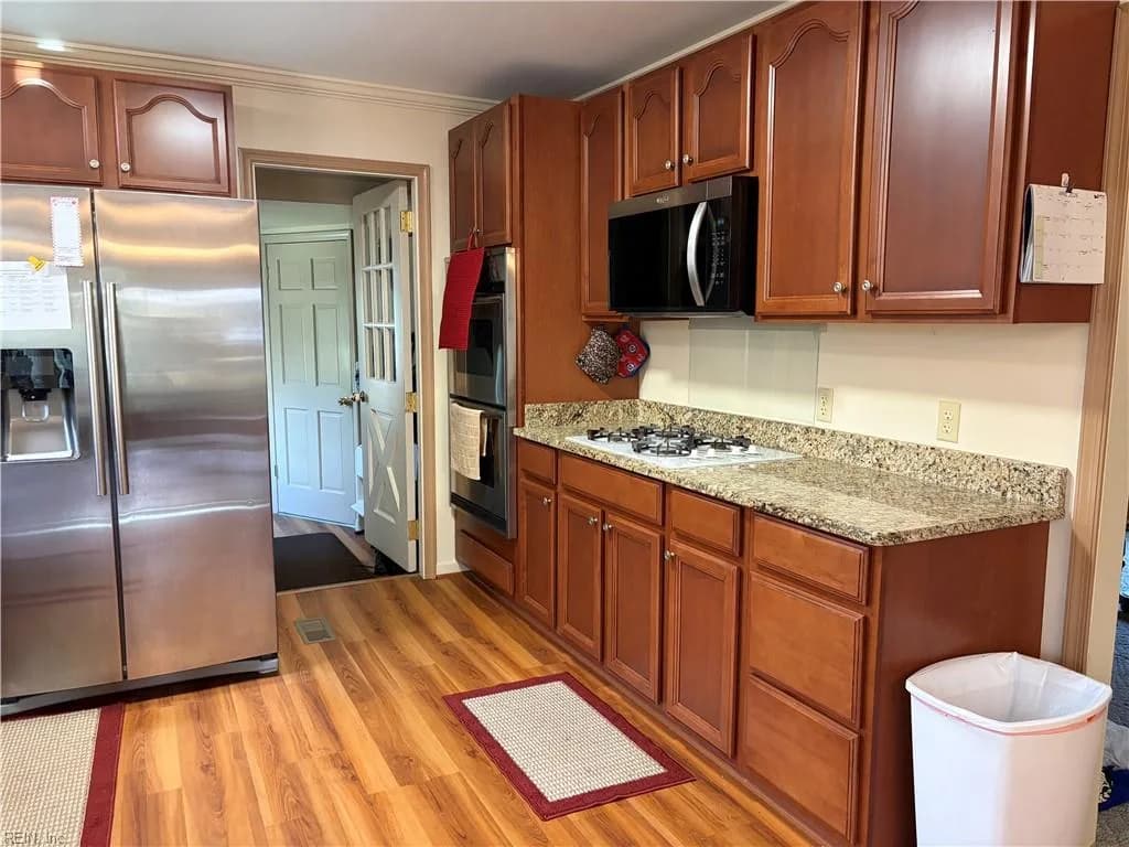 108 Dawson DR, SEAFORD VA 23696 - Photo 5