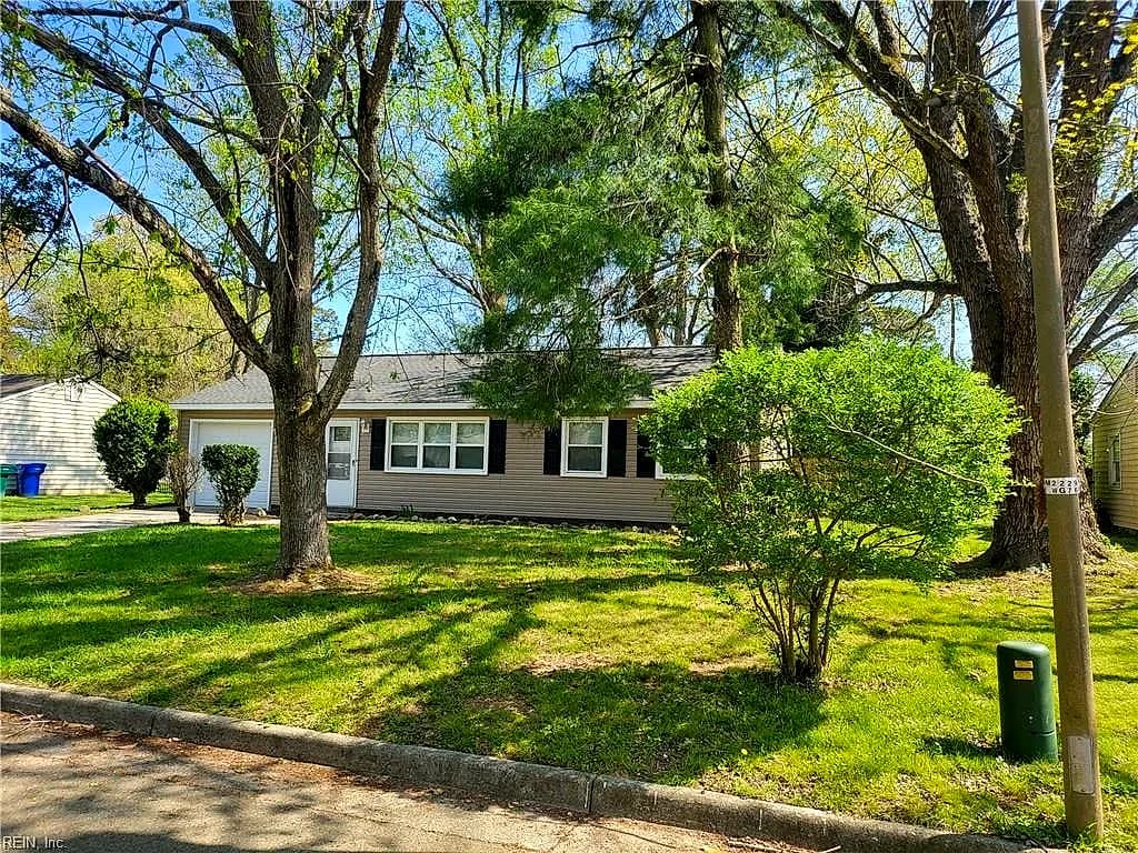 120 Schooner DR, NEWPORT NEWS VA 23602 - Photo 4