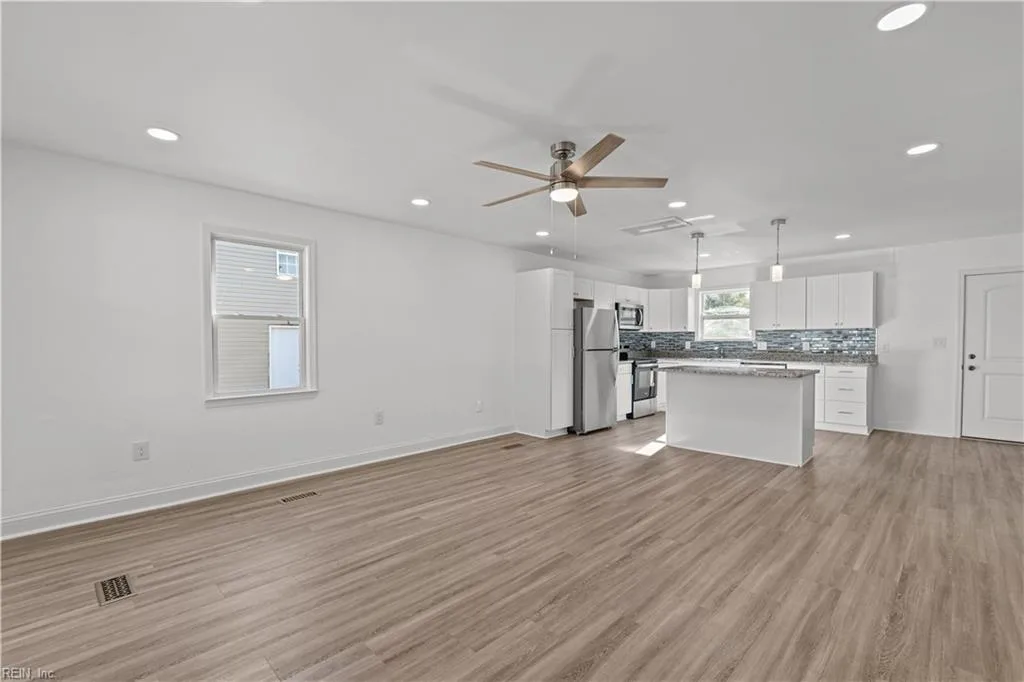 1120 30th ST, NEWPORTNEWS VA 23607 - Photo 5