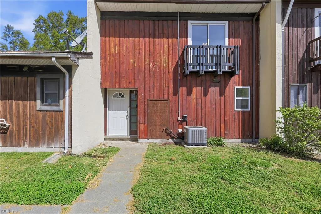 1436 E Tanners Creek DR, Norfolk — 3 bed Residential, 1,408 sqft
