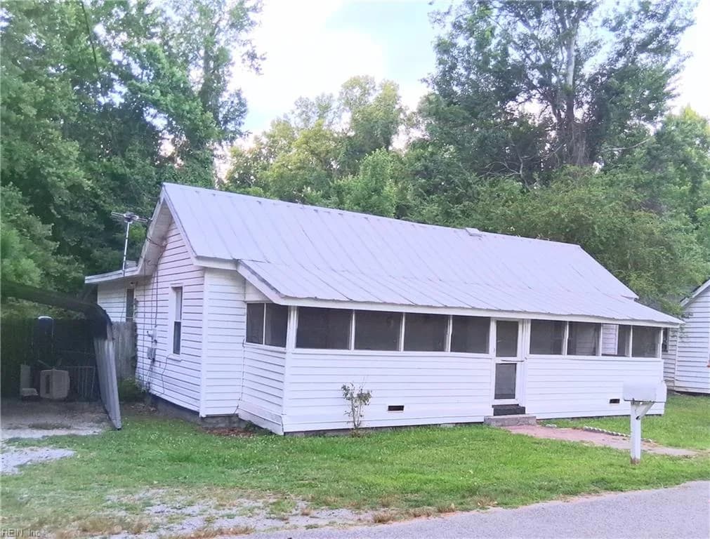 118 Sumner ST, SUFFOLK VA 23438 - Photo 2