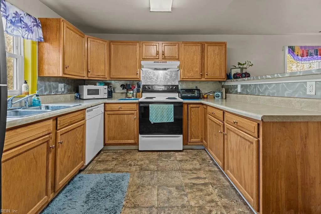 118 Sumner ST, SUFFOLK VA 23438 - Photo 4