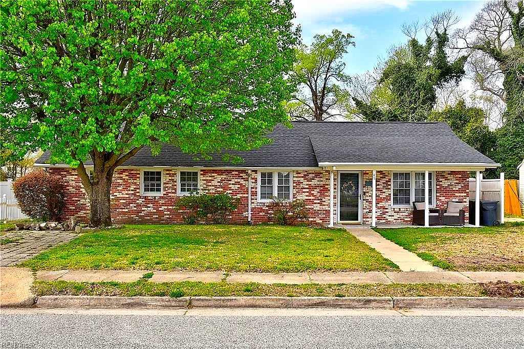 45 Jordan DR, Hampton — 3 bed Residential, 1,900 sqft