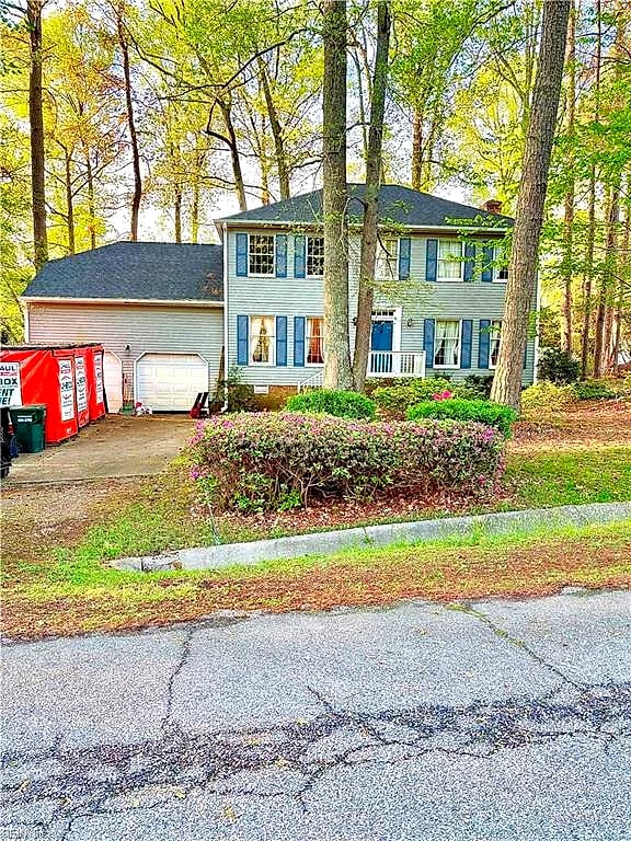 101 Middlewood LN, Yorktown — 5 bed Residential, 2,634 sqft