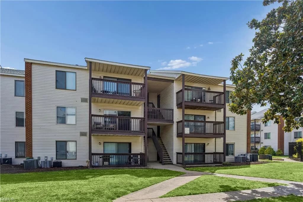 107 Davenport CT #2, HAMPTON VA 23666 - Main photo
