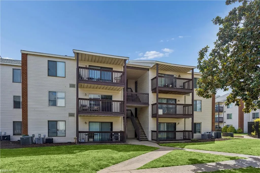 107 Davenport CT #2, HAMPTON VA 23666
