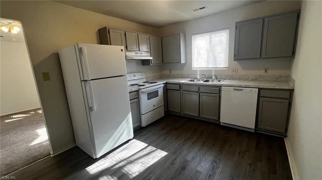 3830 Sugar Creek CIR, PORTSMOUTH VA 23703 - Photo 5
