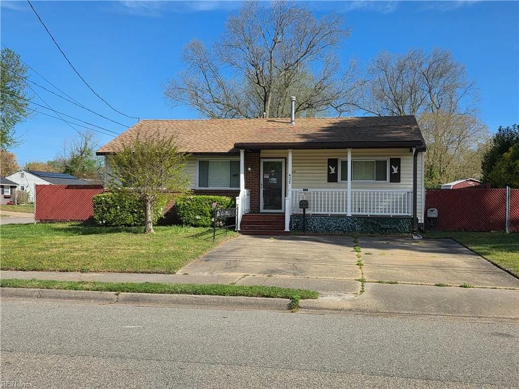 425 Stockton ST, HAMPTON VA 23669 - Main photo