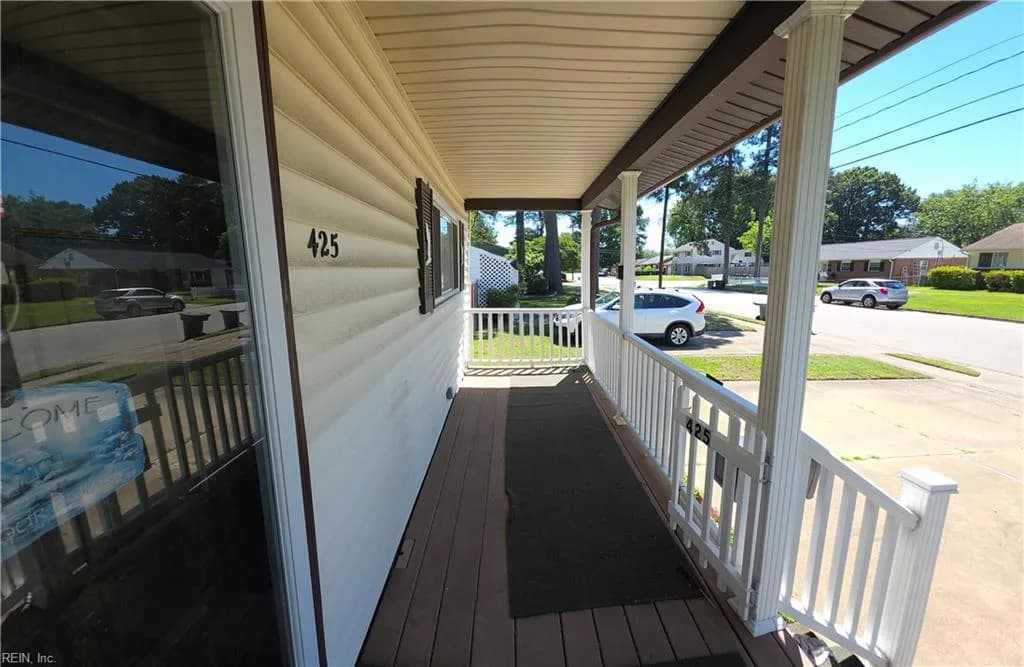 425 Stockton ST, HAMPTON VA 23669 - Photo 3