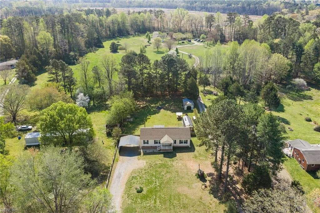 9825 Woods Cross RD, GLOUCESTER VA 23061 - Photo 3