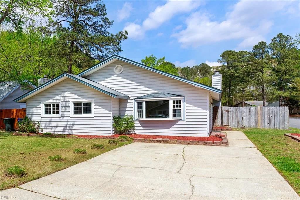 13022 Green Grove LN, NEWPORTNEWS VA 23608 - Photo 3