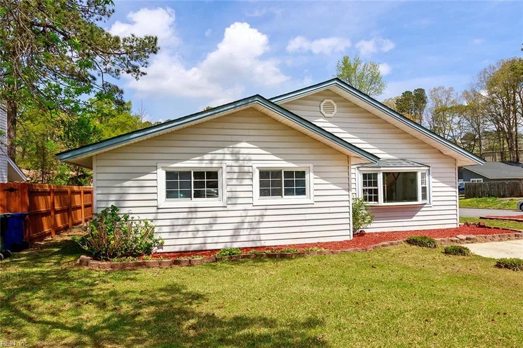 13022 Green Grove LN, NEWPORTNEWS VA 23608 - Photo 4