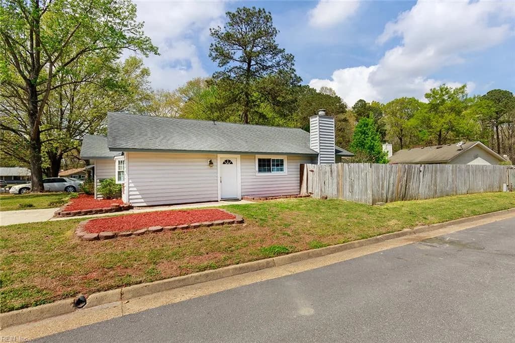 13022 Green Grove LN, NEWPORTNEWS VA 23608 - Photo 5