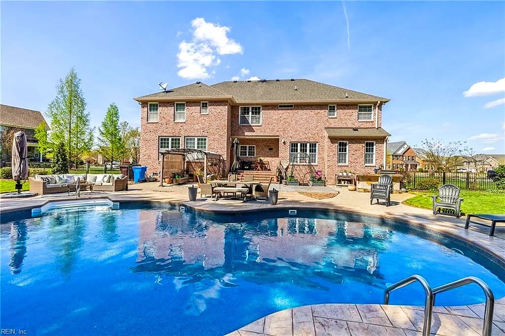 313 Scone Castle LOOP, CHESAPEAKE VA 23322 - Main photo