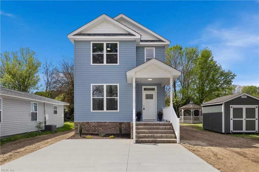 109 Woodrow AVE, Suffolk — 3 bed Residential, 1,638 sqft