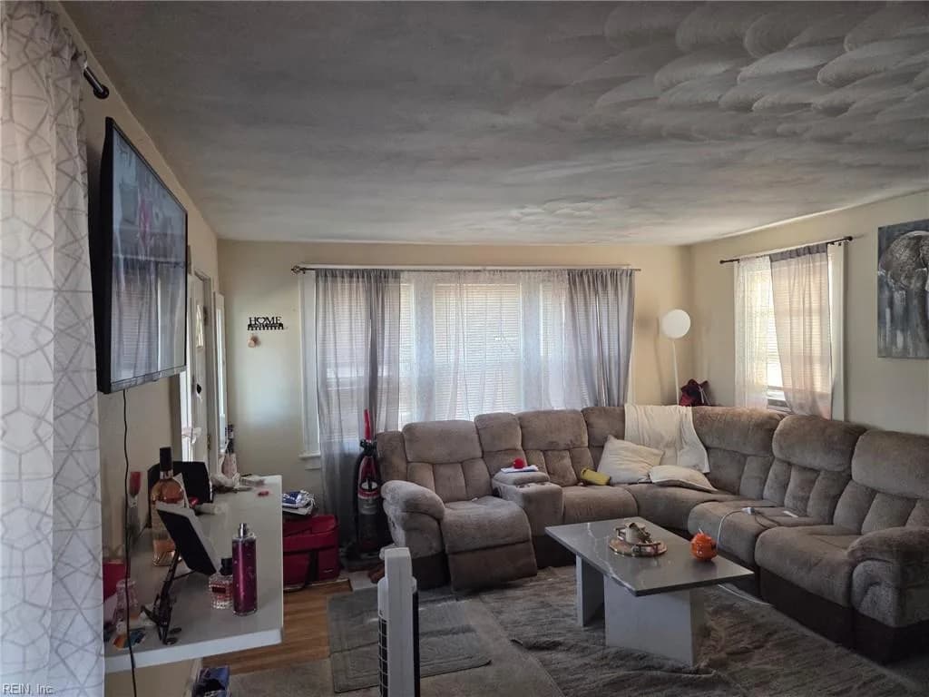 3121 Jersey AVE, NORFOLK VA 23513 - Photo 3