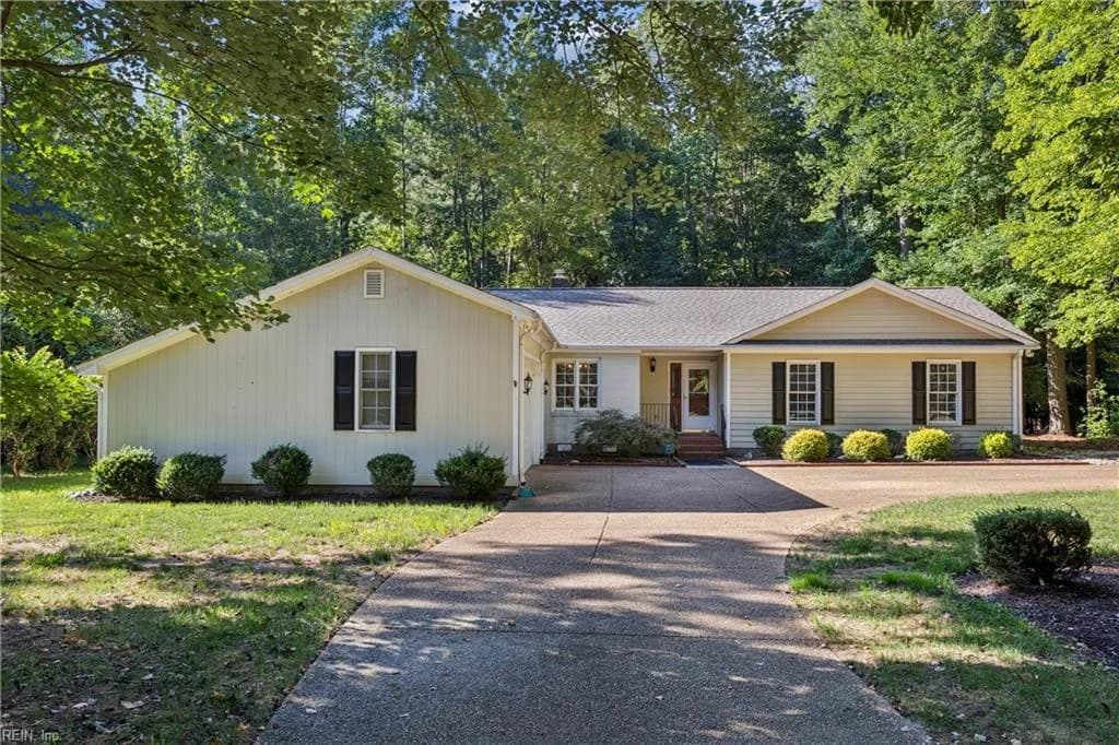 129 Peyton RD, WILLIAMSBURG VA 23185 - Main photo