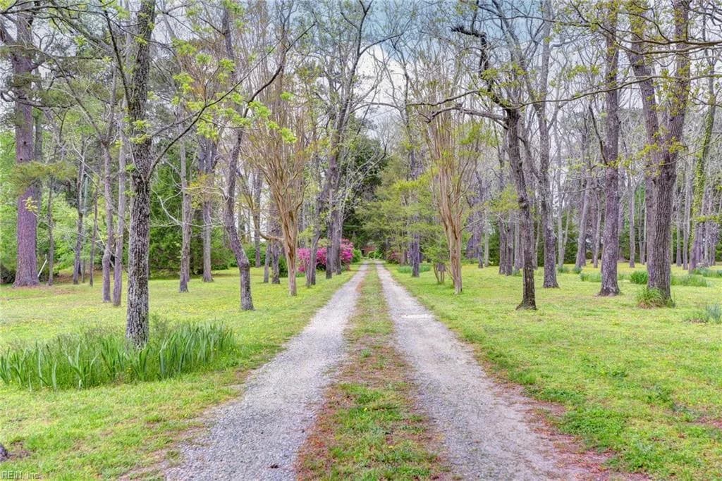 5556 Roanes Wharf RD, GLOUCESTER VA 23061 - Photo 5