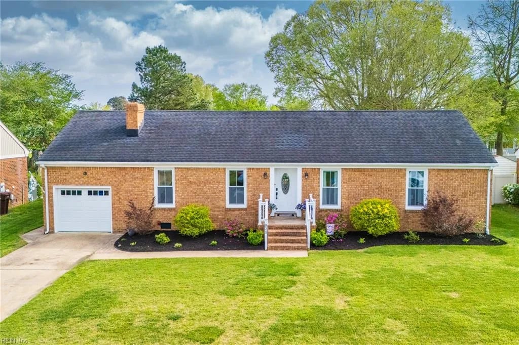 825 Loblolly CT, Chesapeake — 4 bed Residential, 1,700 sqft