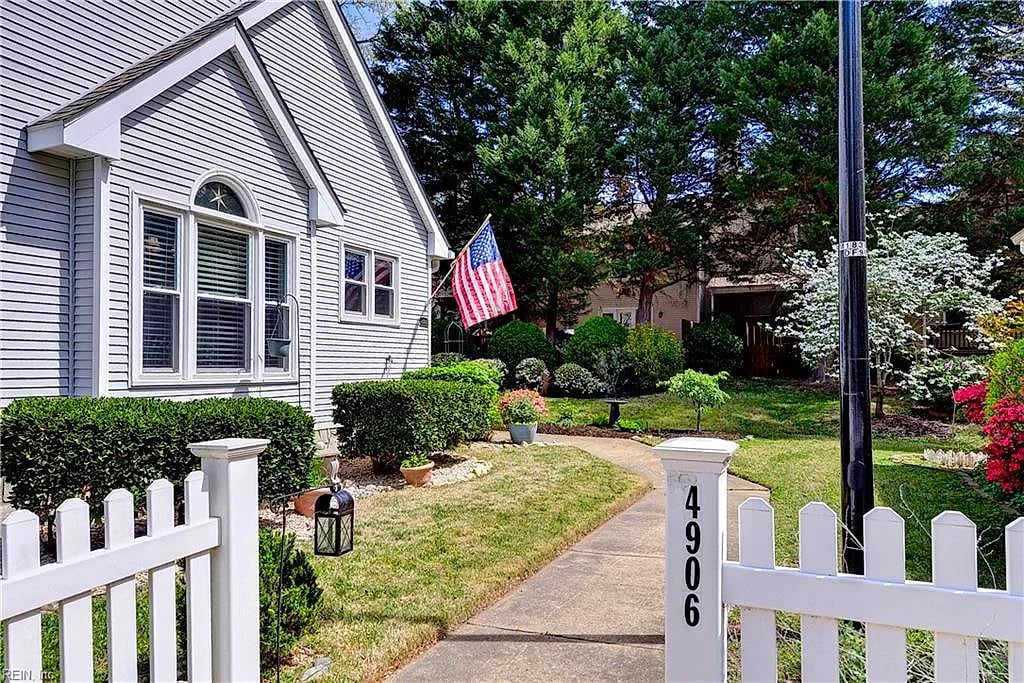 4906 Abbotsford Mews NONE, Williamsburg — 2 bed Residential, 1,654 sqft