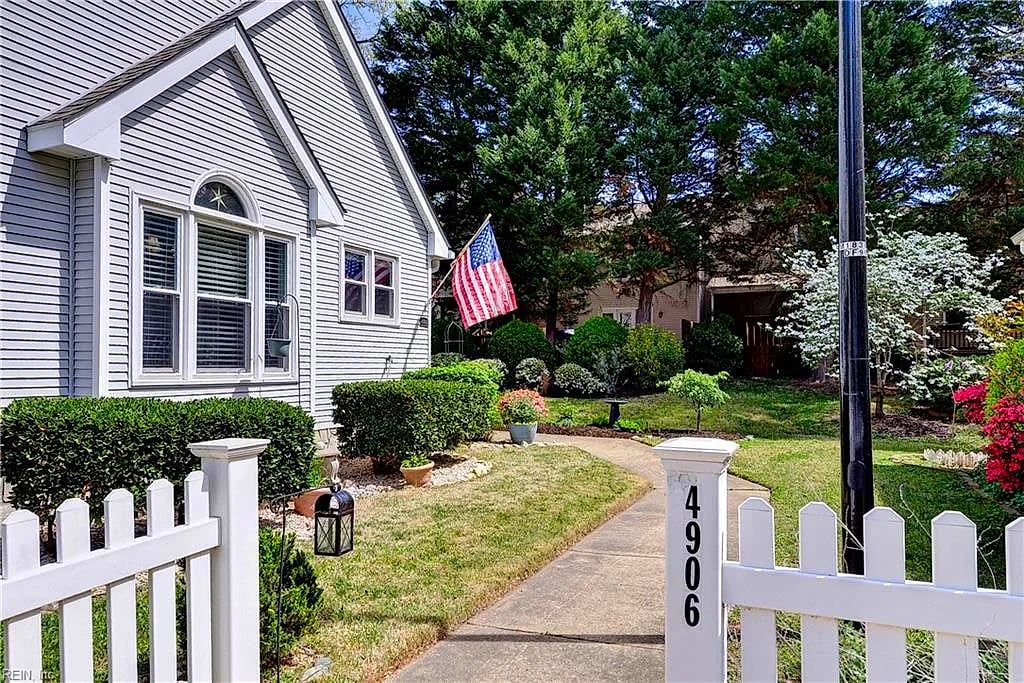 4906 Abbotsford Mews NONE, Williamsburg — 2 bed Residential, 1,654 sqft