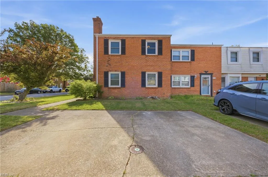 414 Chinaberry CIR, Virginia Beach — 4 bed Residential, 1,806 sqft