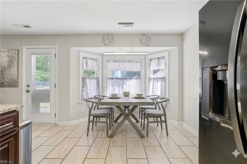 627 Luray TER, CHESAPEAKE VA 23322 - Photo 5