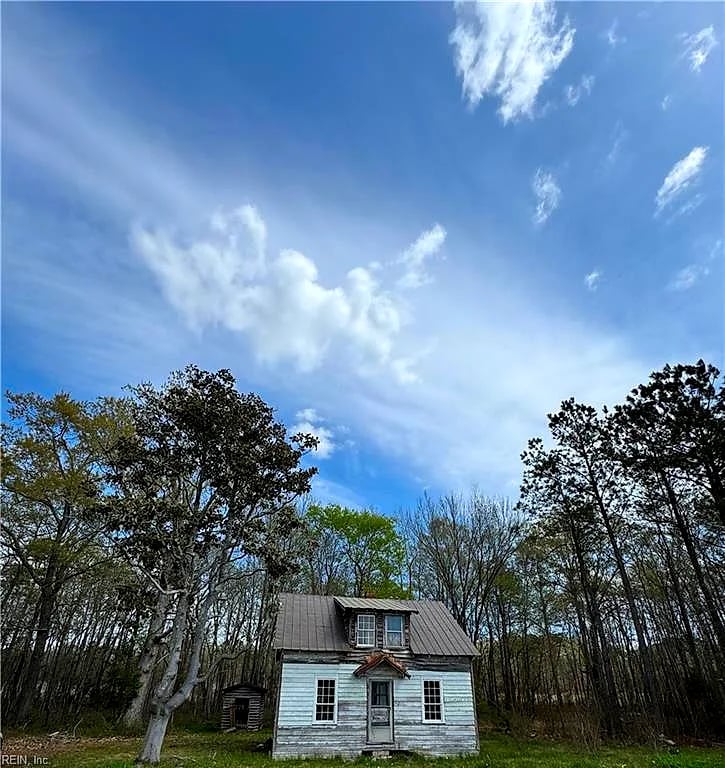 4.51AC Hog Island RD, Surry — Land and Farms