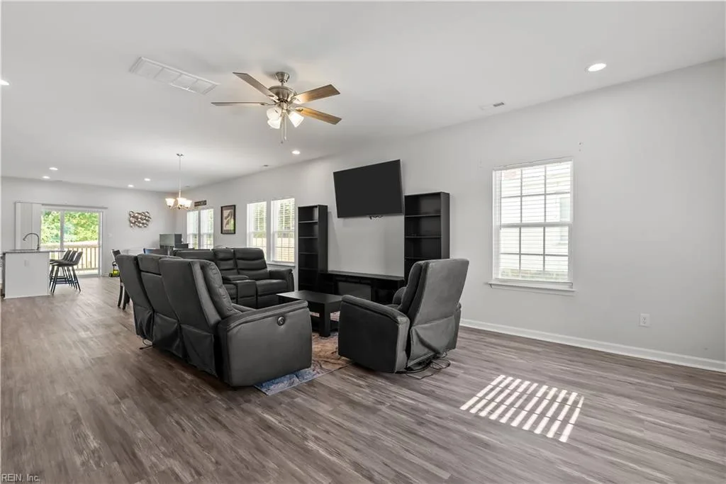 325 Pinner ST, SUFFOLK VA 23434 - Photo 5
