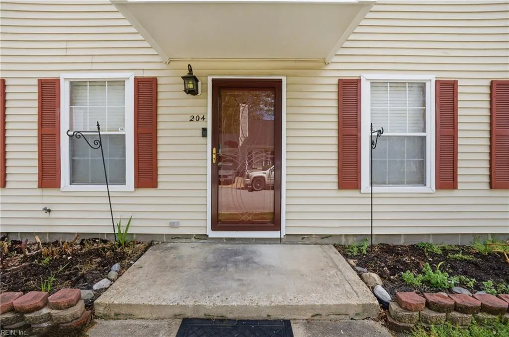 204 Old Bridge CT, NEWPORTNEWS VA 23608 - Photo 5