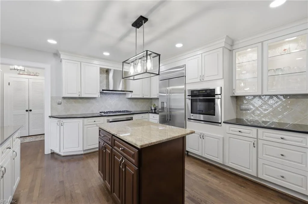 2557 Five Point CT, VIRGINIABEACH VA 23454 - Photo 5