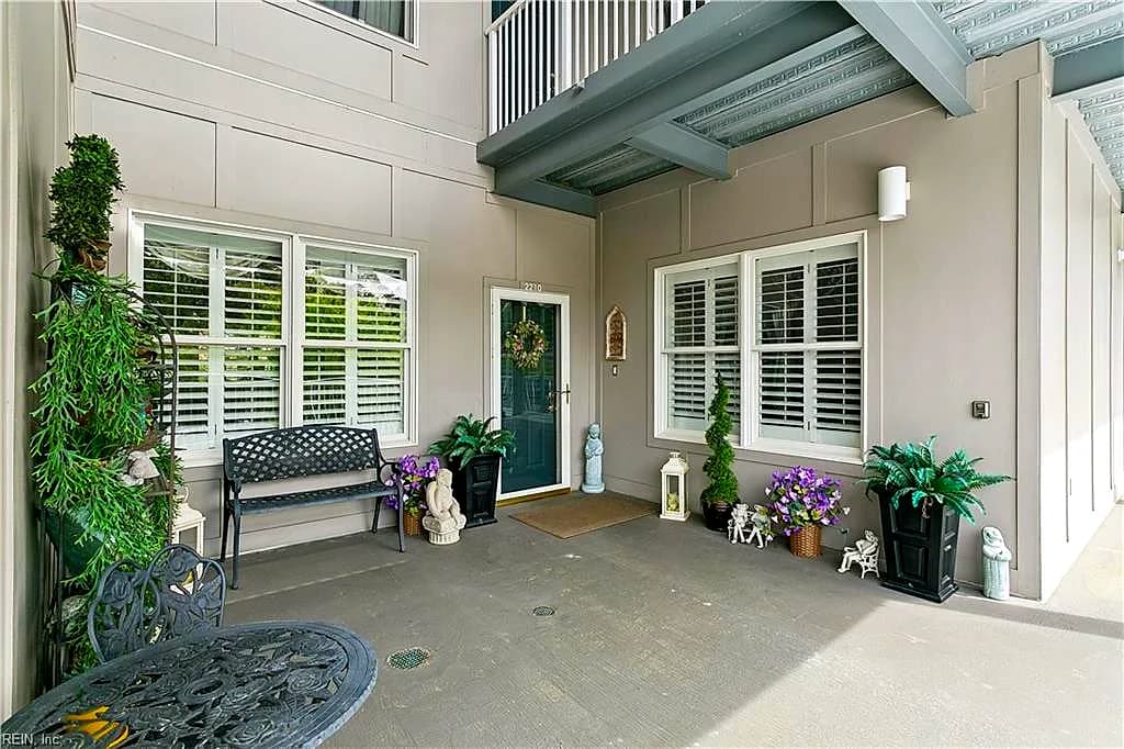 2210 William Styron SQ, NEWPORT NEWS VA 23606 - Main photo