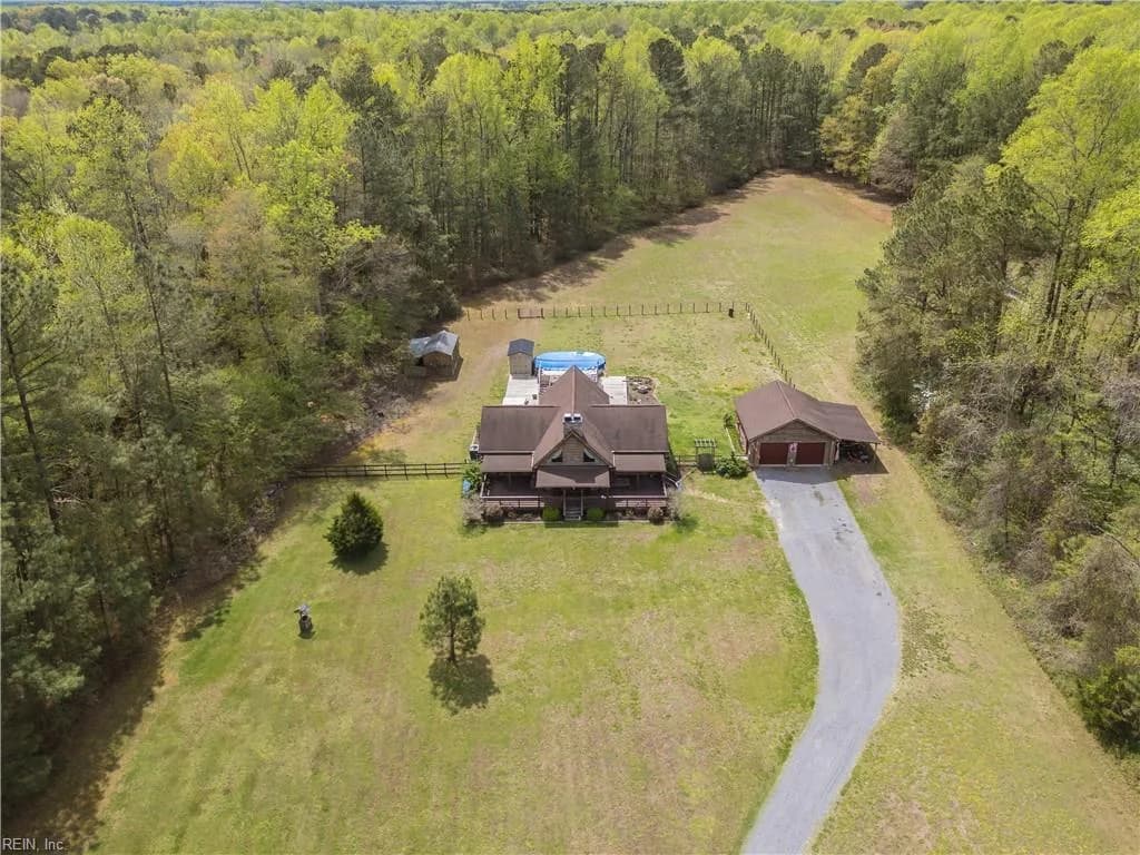 379 Sparrowhawk LN, ELBERON VA 23846 - Photo 3