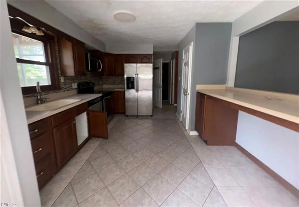 7404 Christopher Newport AVE, GLOUCESTERPOINT VA 23062 - Photo 4
