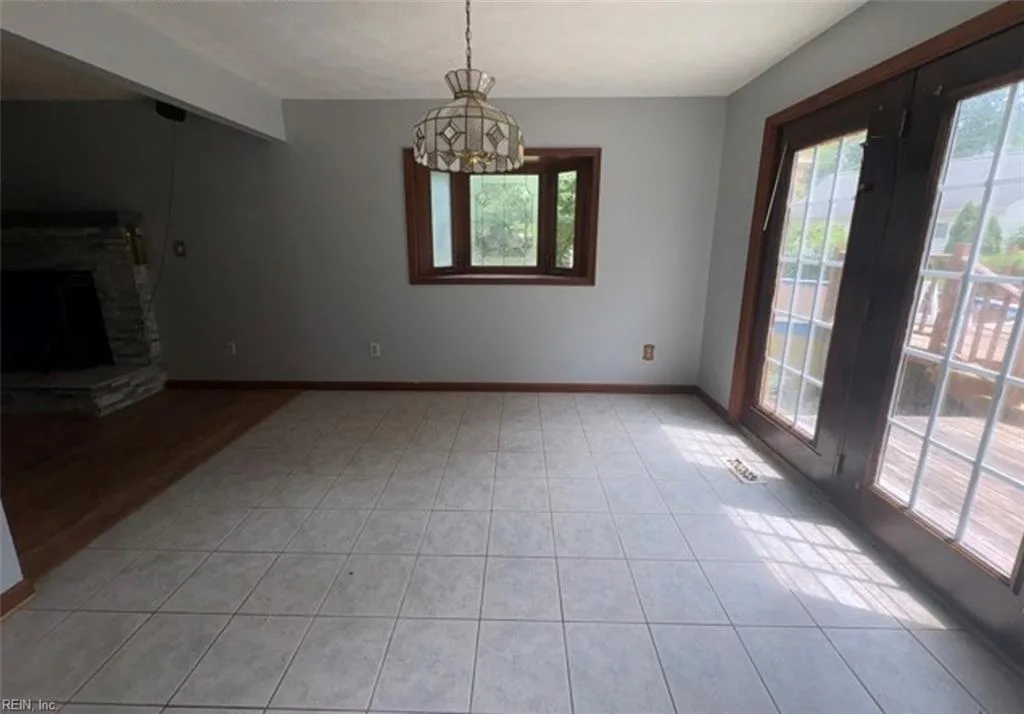 7404 Christopher Newport AVE, GLOUCESTERPOINT VA 23062 - Photo 5