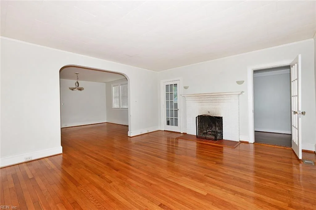 136 W Leicester AVE, NORFOLK VA 23503 - Photo 5
