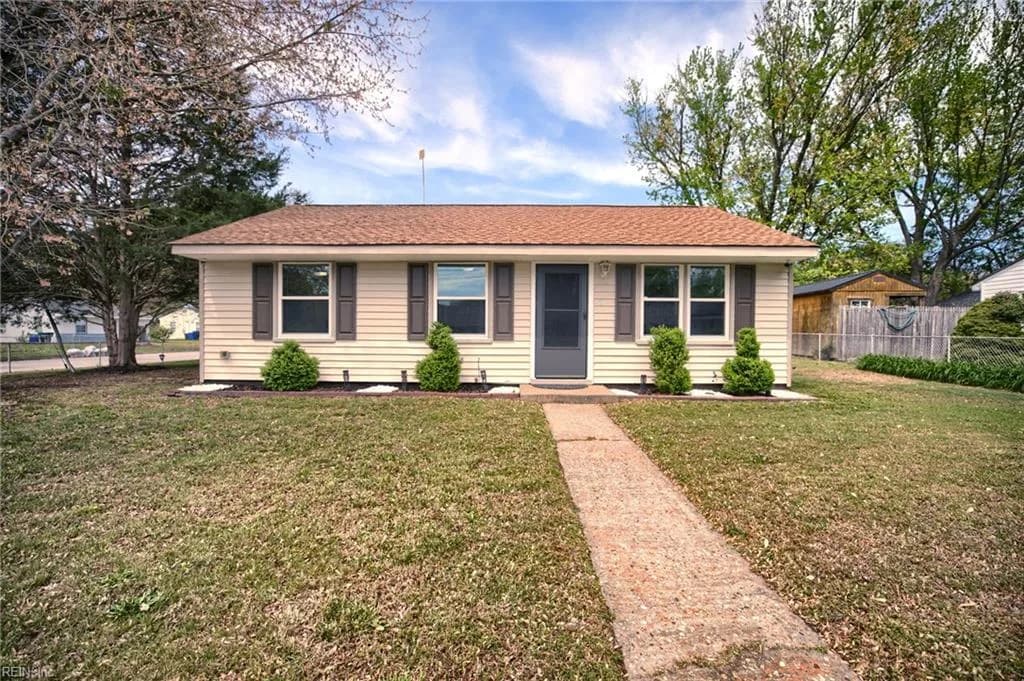 901 77th ST, NEWPORTNEWS VA 23605 - Photo 3