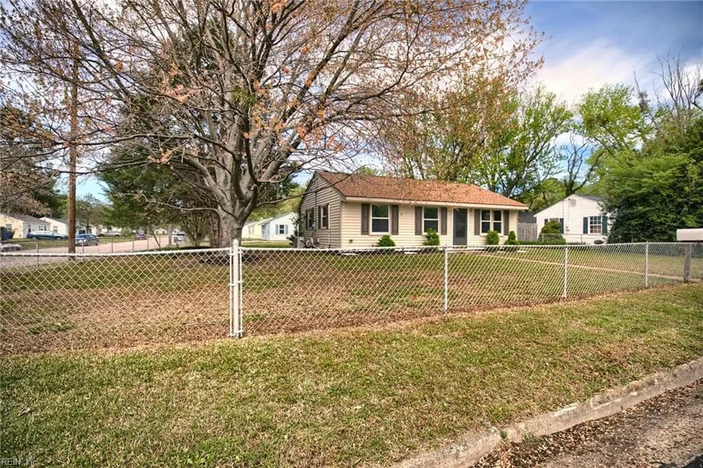 901 77th ST, NEWPORTNEWS VA 23605 - Photo 5