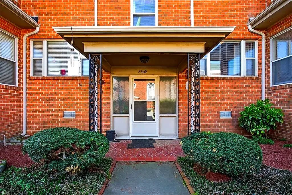 7309 River RD, NEWPORT NEWS VA 23602