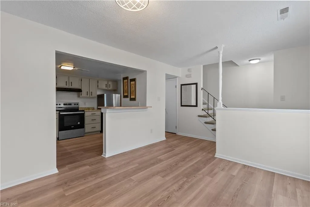 5646 Gregory CT, PORTSMOUTH VA 23703 - Photo 5