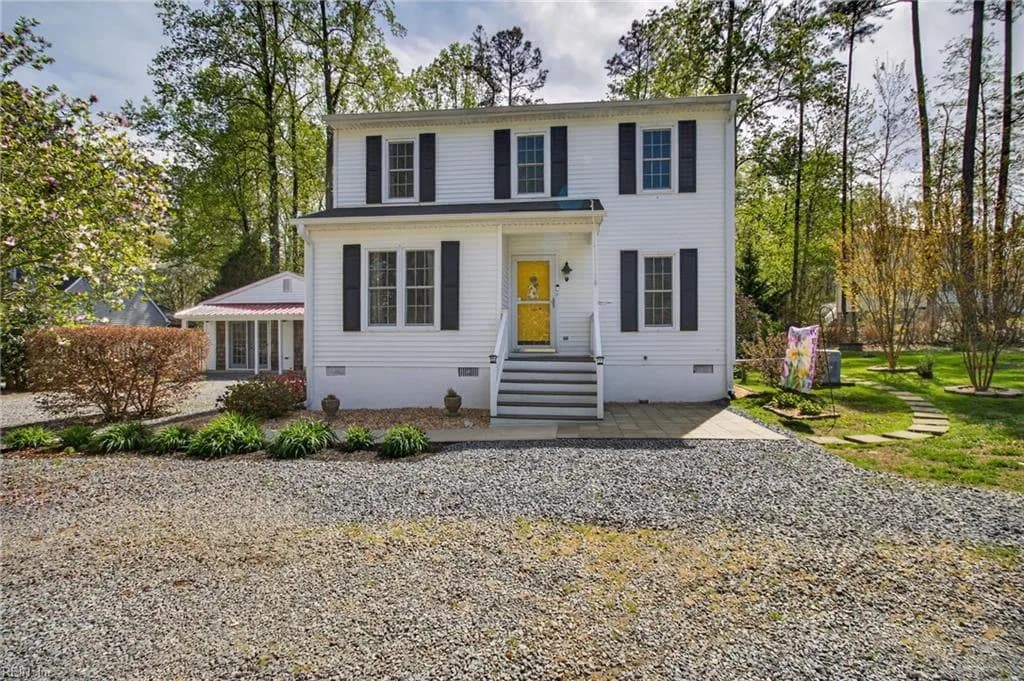 273 N Oakes CIR, SALUDA VA 23149 - Main photo