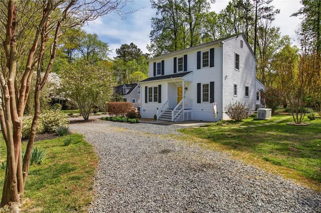 273 N Oakes CIR, SALUDA VA 23149 - Photo 4