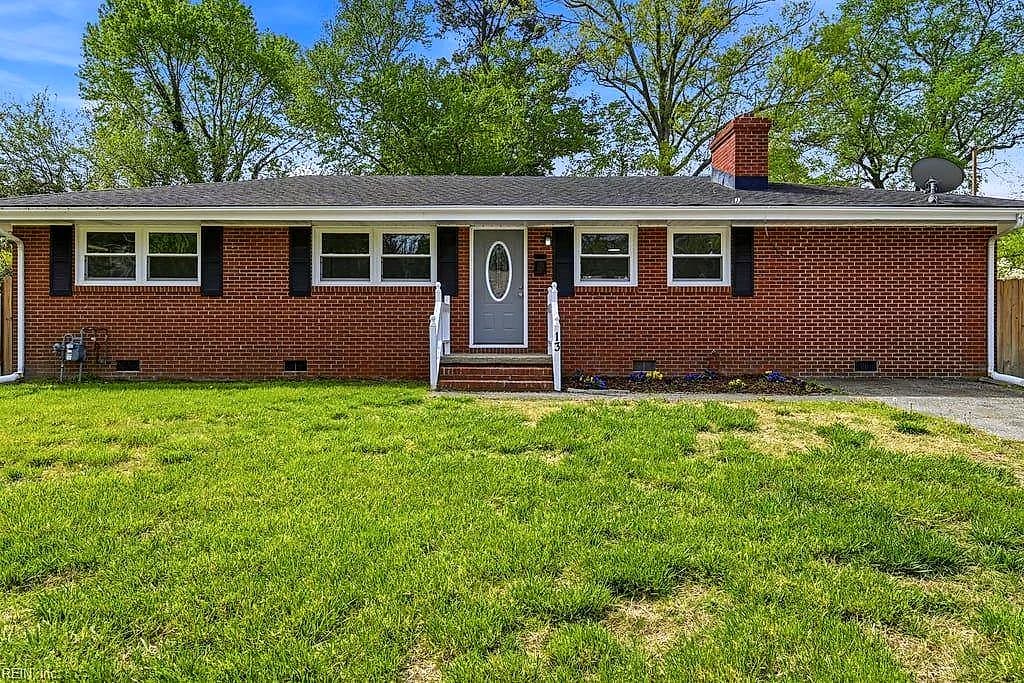 13 Boxwood LN, NEWPORT NEWS VA 23602 - Main photo
