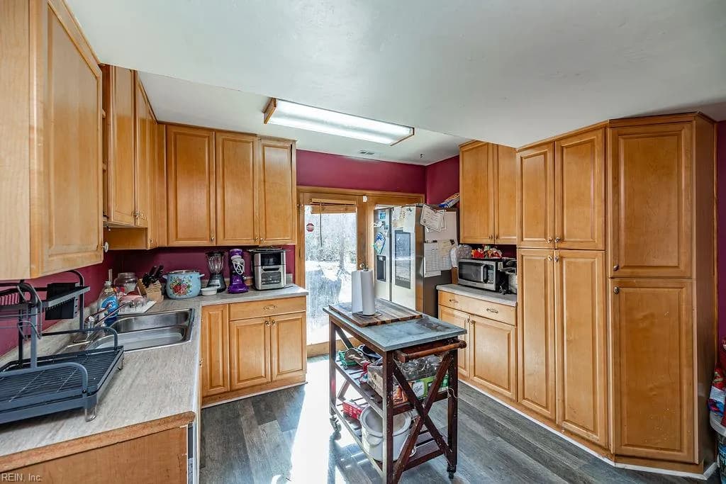 56 Banister DR, HAMPTON VA 23666 - Photo 4