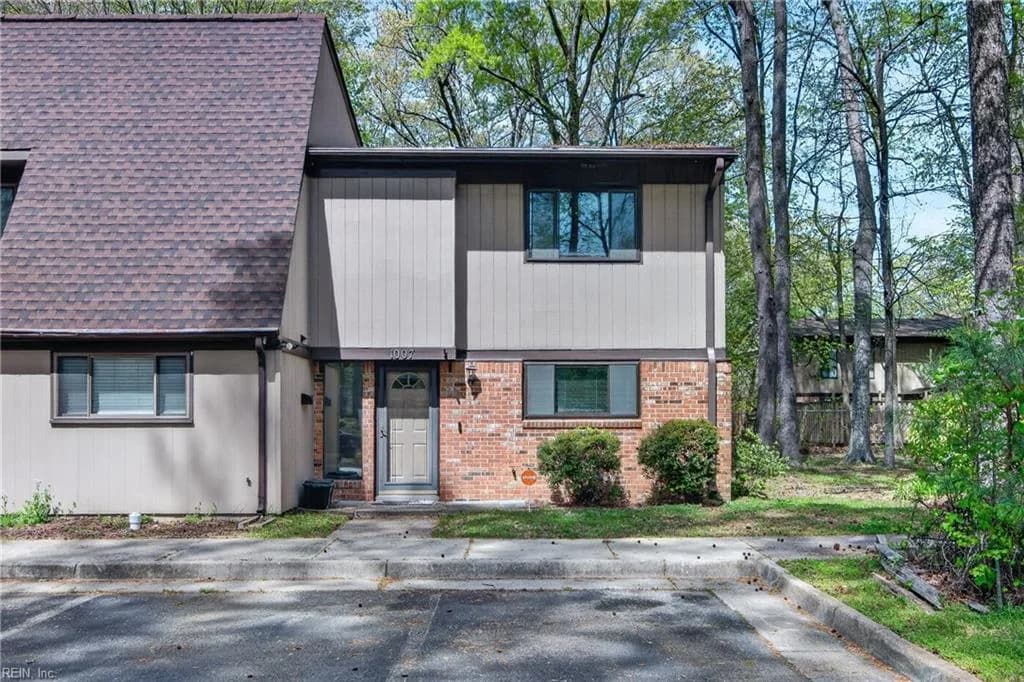 1007 Willow Green DR, NEWPORTNEWS VA 23602 - Main photo