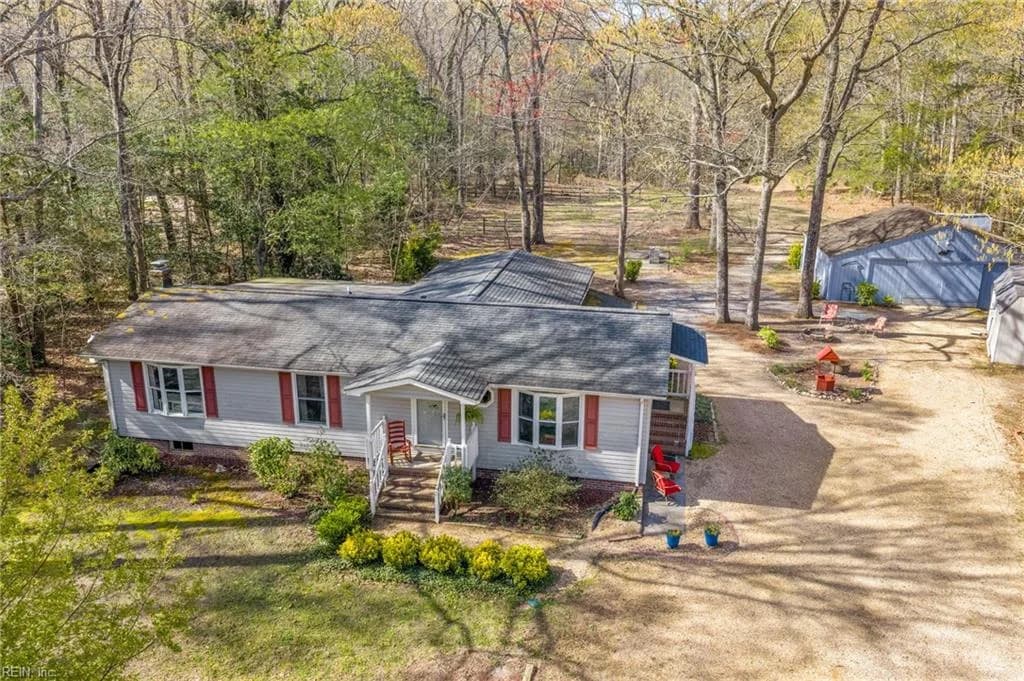 5288 Creekwood LN, GLOUCESTER VA 23061 - Main photo