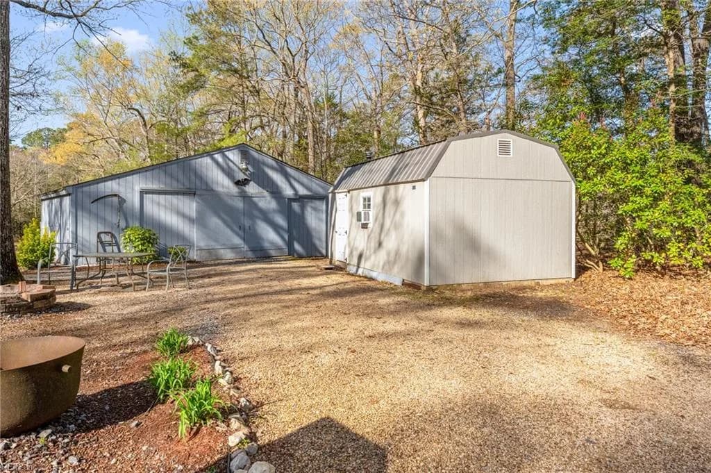 5288 Creekwood LN, GLOUCESTER VA 23061 - Photo 3